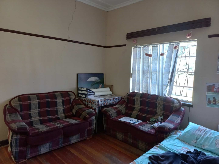 6 Bedroom Property for Sale in Kanoneiland Northern Cape